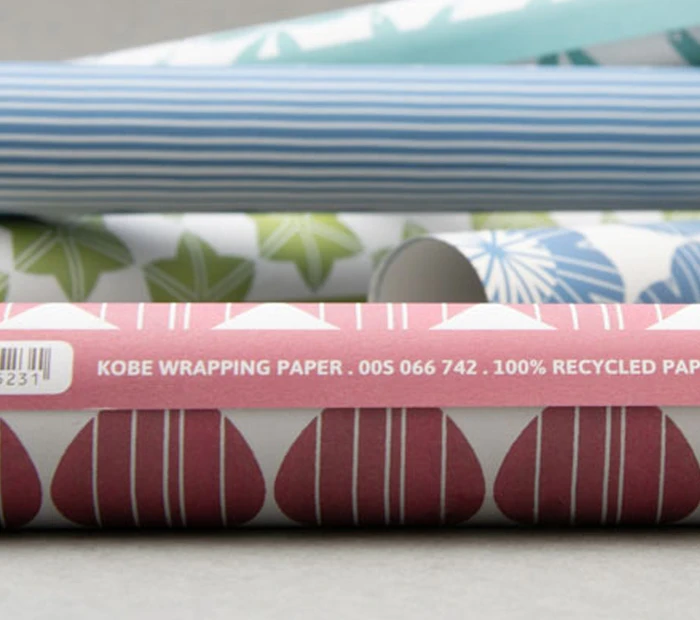 Geschenkpapier aus recycelten Papier in verschiedenen Farben von Bindewerk Prien