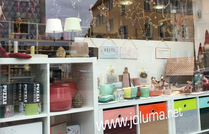 Schaufenster von Joluma Prien am Chiemsee