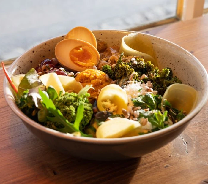 Pura Eatery Bowl zum Selbkreieren oder nach Empfehlung auch per App