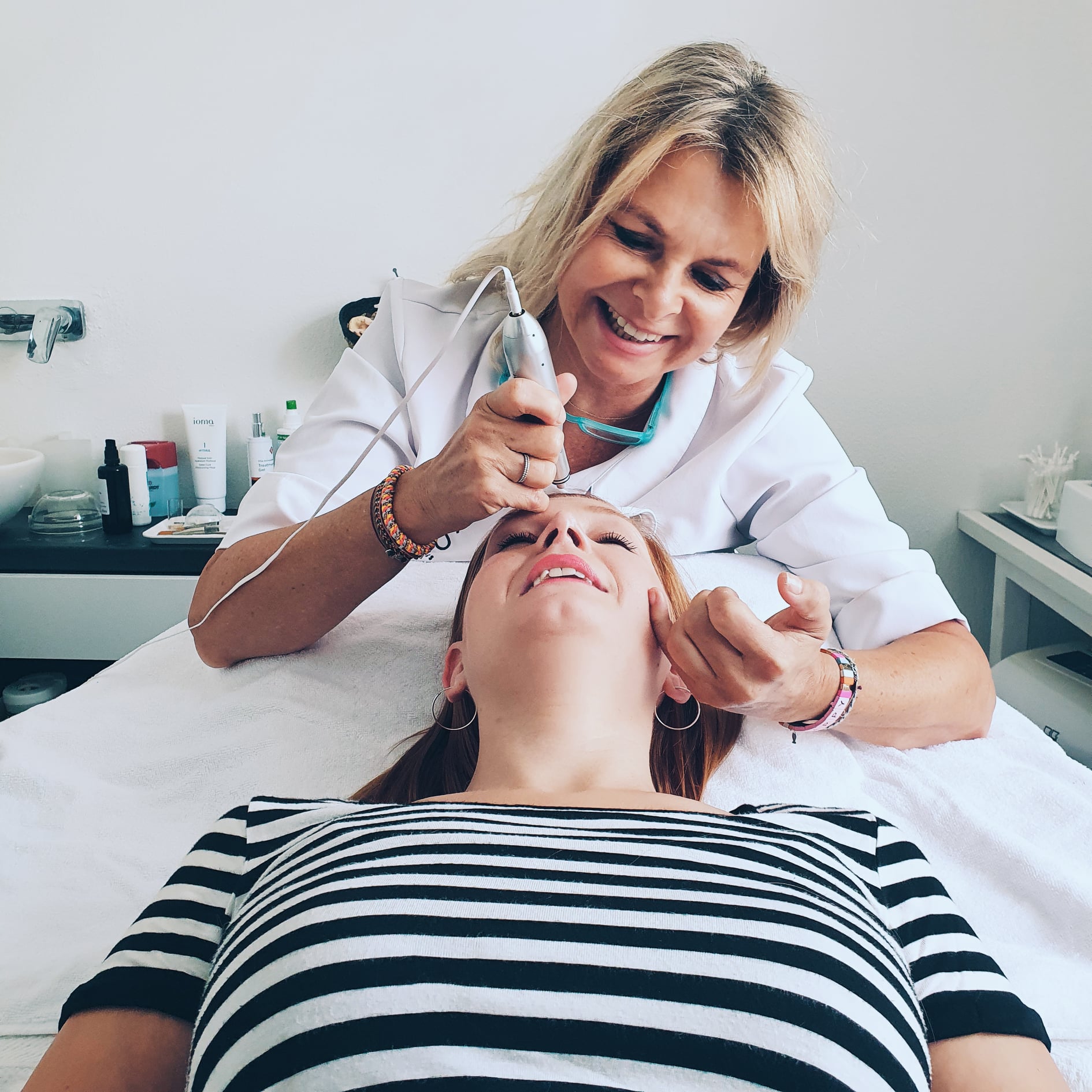 Gesichtsbehandlung Birgit Heuschneider für Happiskin in Prien am Marktplatz 11 